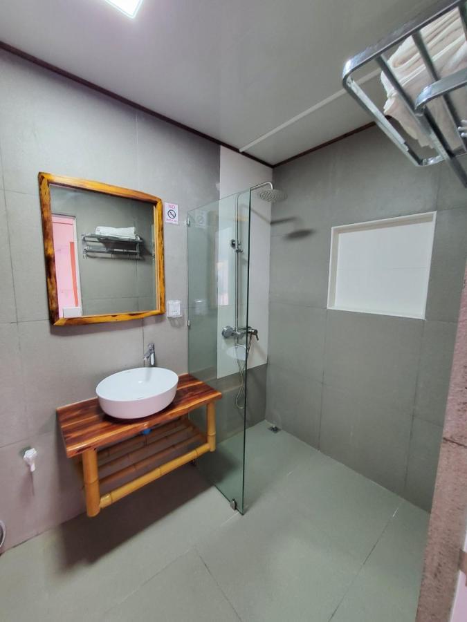 Sun & Surf Hotel Thulusdhoo Buitenkant foto